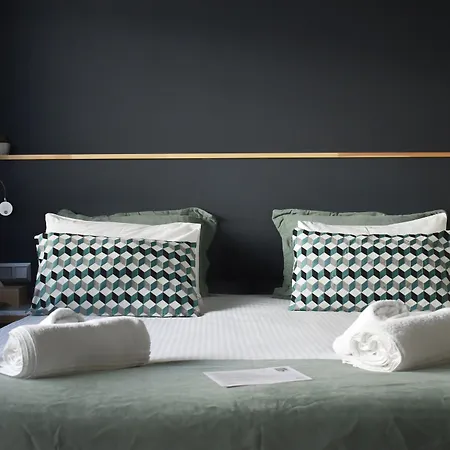Be My Guest Atenas