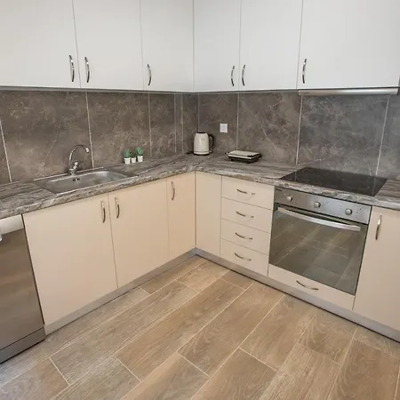 Raise Kifisias Serviced Apartamento *