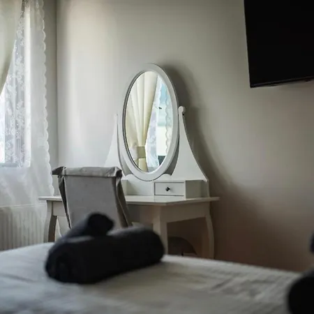 Minimal Brand New Loft Next To Subway * Athens