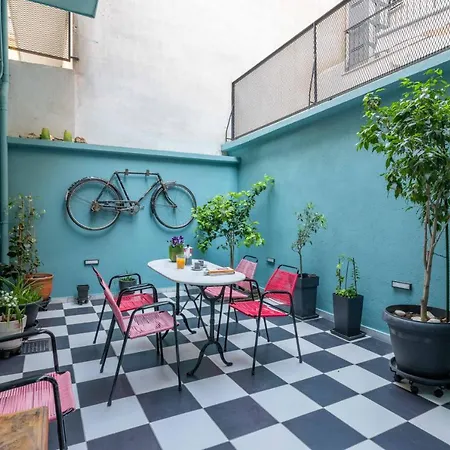 Petralona's House Daire