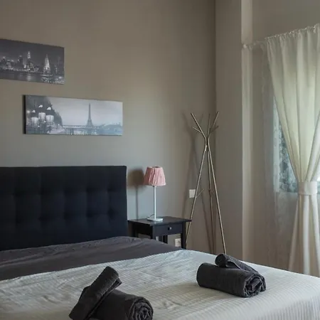 Minimal Brand New Loft Next To Subway Apartment