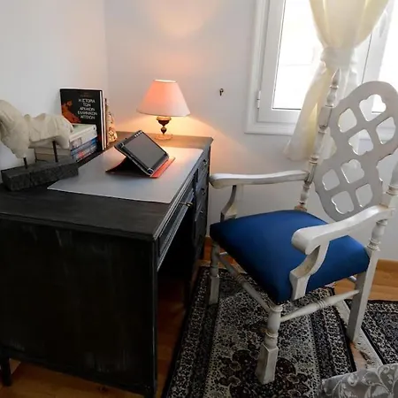 Athens Apartment *