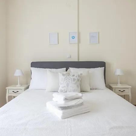 Athenean Classic At Acropolis Museum & Metro Apartment