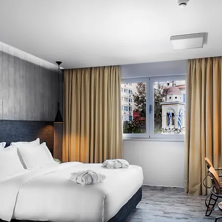 360 Degrees Hotel