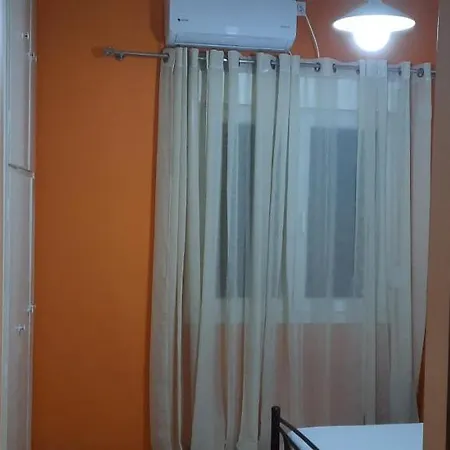 Livia's To Ampelokipi Metro Airport Line Apartment *