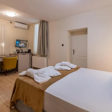 Plaka Arch Bed & Breakfast Aten