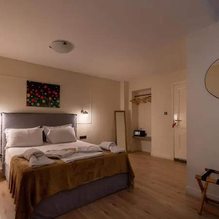 Bed & Breakfast Plaka Arch