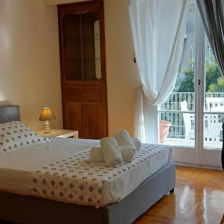 Lobelia Centre -5 Bd, 2.5 Bath * Athens