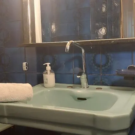 Lobelia Centre -5 Bd, 2.5 Bath * Athens