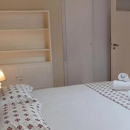 Apartment Lobelia Centre -5 Bd, 2.5 Bath Athens