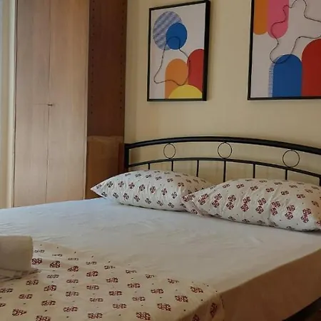 Lobelia Centre -5 Bd, 2.5 Bath
