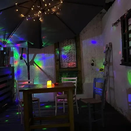 Center Little Happy Romantic House *