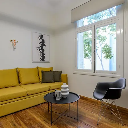 An Outstanding 3 Bdrm In The Heart Of