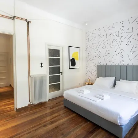 Apartment An Outstanding 3 Bdrm In The Heart Of Athens