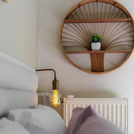 Sunny & Modern For 3 Persons Apartment Athens