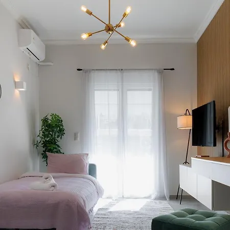 Sunny & Modern For 3 Persons Apartment