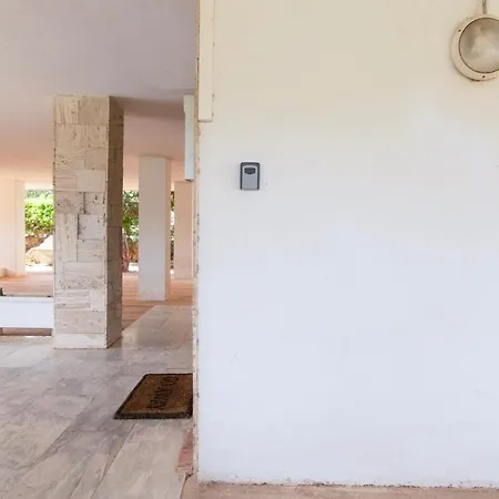 Sun & Sea Suite, Kavouri