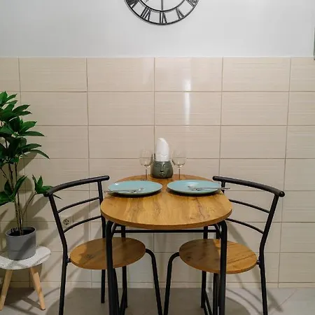 Sunny & Modern For 3 Persons Apartment Athens