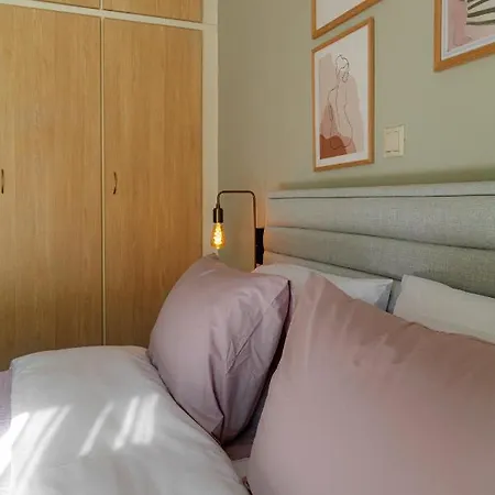 Sunny & Modern For 3 Persons Apartment