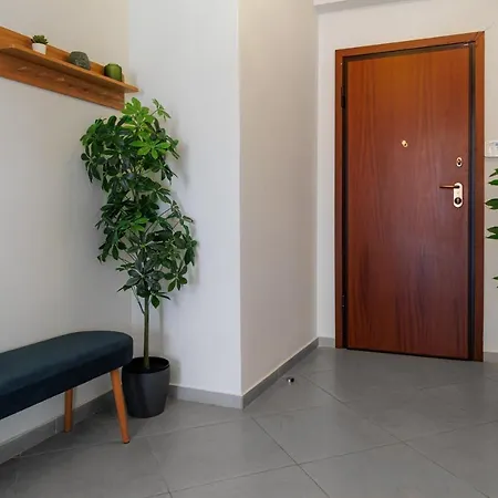 Apartment Sunny & Modern For 3 Persons Athens