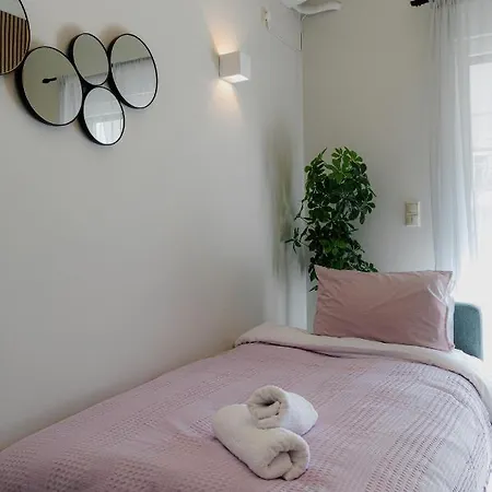 Apartment Sunny & Modern For 3 Persons Athens