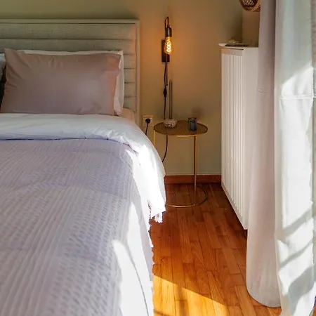 Sunny & Modern For 3 Persons