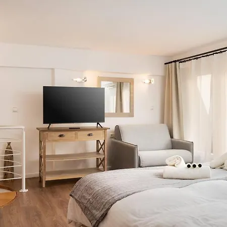 Modern Two Level In The Heart Of Apartment *