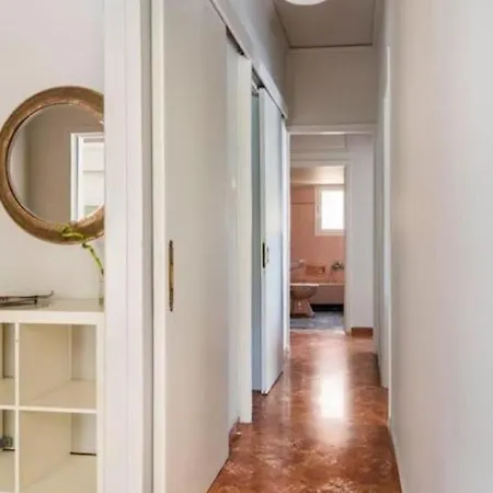 Apartmán Spacious Renovated Flat In The Riviera *