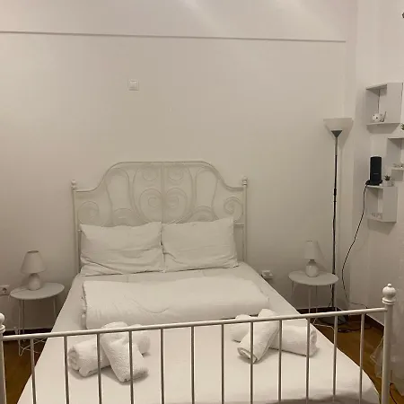 Modern, Ideally Located * Athènes