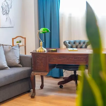 The Hostmaster La Casa Elegante Athens