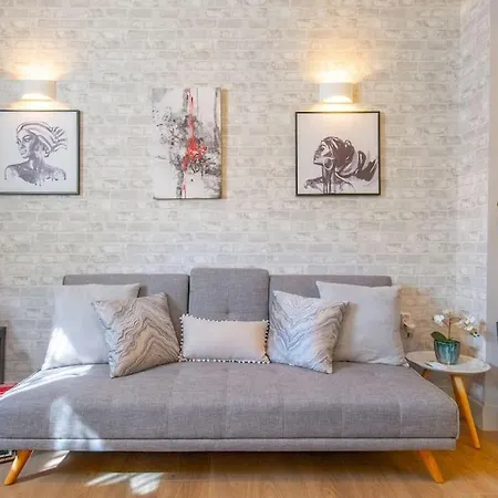The Hostmaster La Casa Elegante * Athens