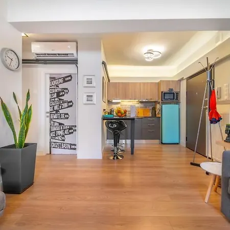Apartment The Hostmaster La Casa Elegante Athens
