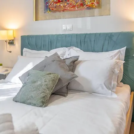The Hostmaster La Casa Elegante * Athens