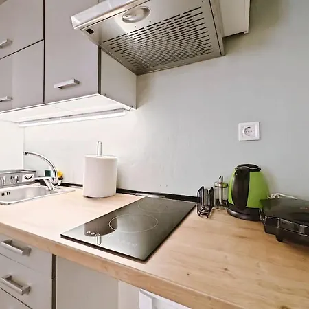 5min Metro, Sotiria, Iatriko, Semi-basement Apartment *