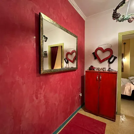 Apartment Center Little Happy Romantic House *