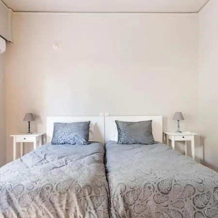 Spacious Renovated Flat In The Riviera Apartmán Atény