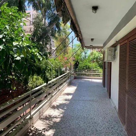 Spacious Renovated Flat In The Riviera Apartmán *