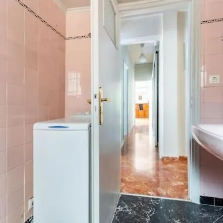 Spacious Renovated Flat In The Riviera * Atény
