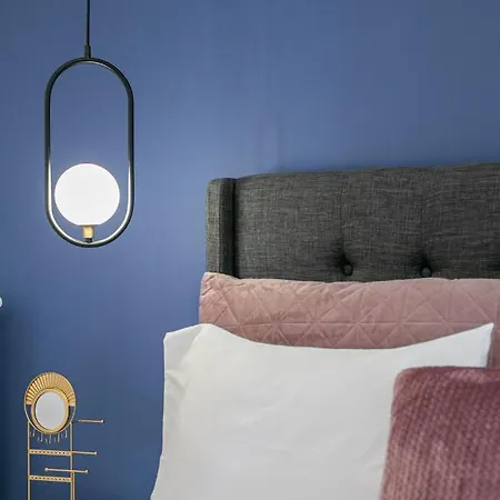 Elaia Luxury Selections Sapphire