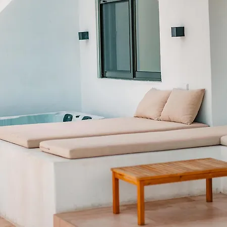 With Magical View & Jacuzzi Apartment *