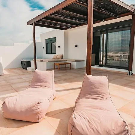 With Magical View & Jacuzzi Apartment