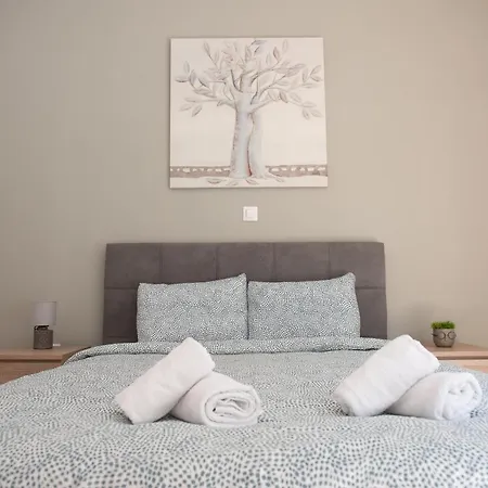 Newly Renovated Flat 500m From Subway Station Apartment
