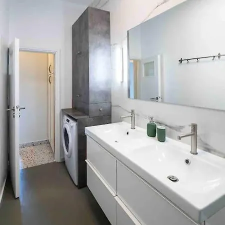 - 2br In The Heart Of Ancient