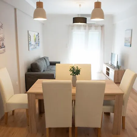 Newly Renovated Flat 500m From Subway Station Apartment