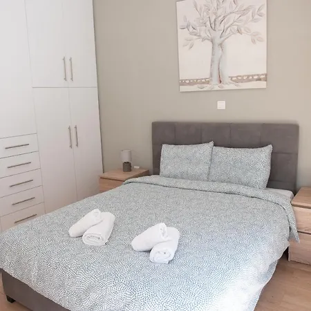 Apartment Newly Renovated Flat 500m From Subway Station