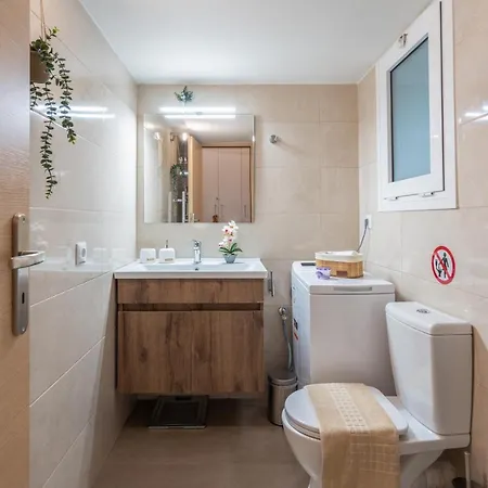Athenian Dream: Spacious Luxury Apartment Athens