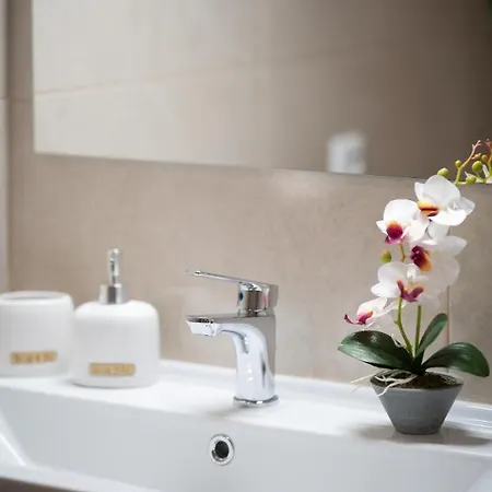Athenian Dream: Spacious Luxury *