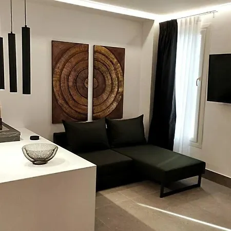 Διαμέρισμα χώρος με επιλεκτική λιτότητα και χαμάμ *
