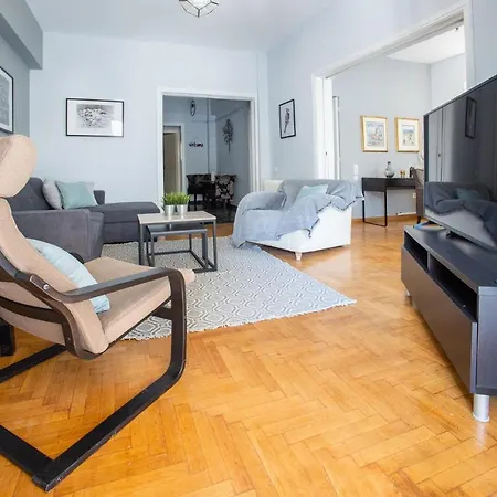 Modern & Stylish Flat In Pagrati Apartment *