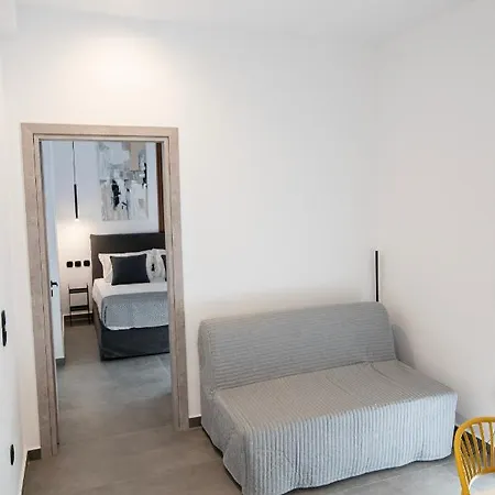 White House Project Vouliagmeni 2 *